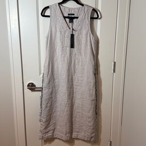 Tahari Light Gray Sleeveless Dress